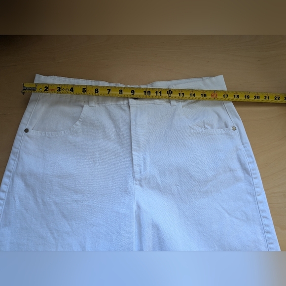 VERO Véronique Cloutier White Midi Short Women Size 9 Loose Fit Wide Leg - Picture 8 of 11
